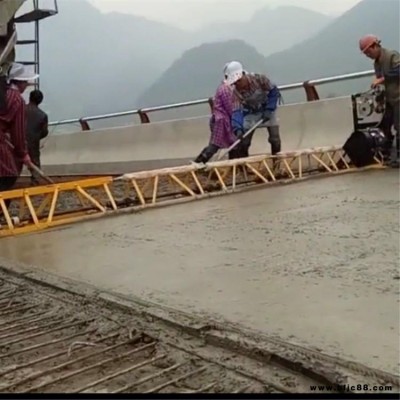 諾特生產混凝土路面整平機  全鋼路面攤鋪機 現貨