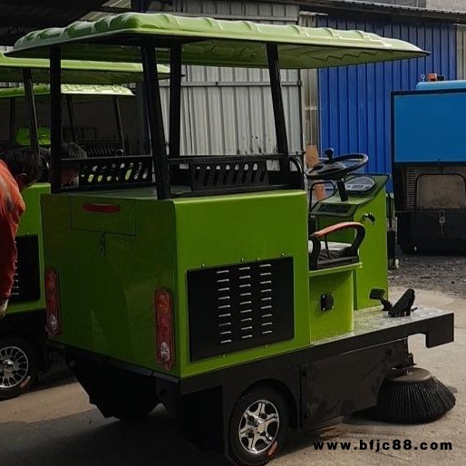 公司直銷掃地車 掃路清掃車 輝宏環(huán)衛(wèi)  電動自卸式掃地車 道路清掃車 環(huán)衛(wèi)清掃車報(bào)價(jià)