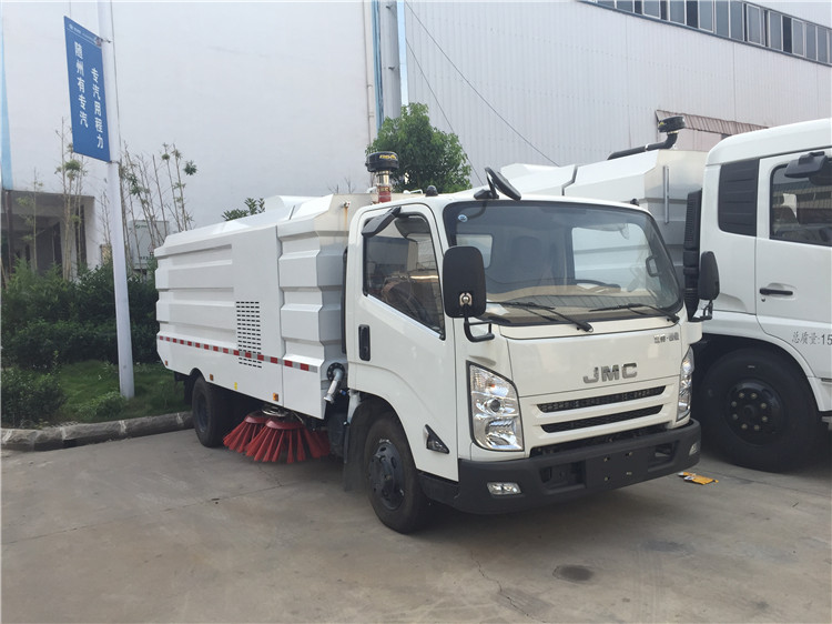 優質的智能型灑水清掃車 干濕兩用多功能清掃車今日行情