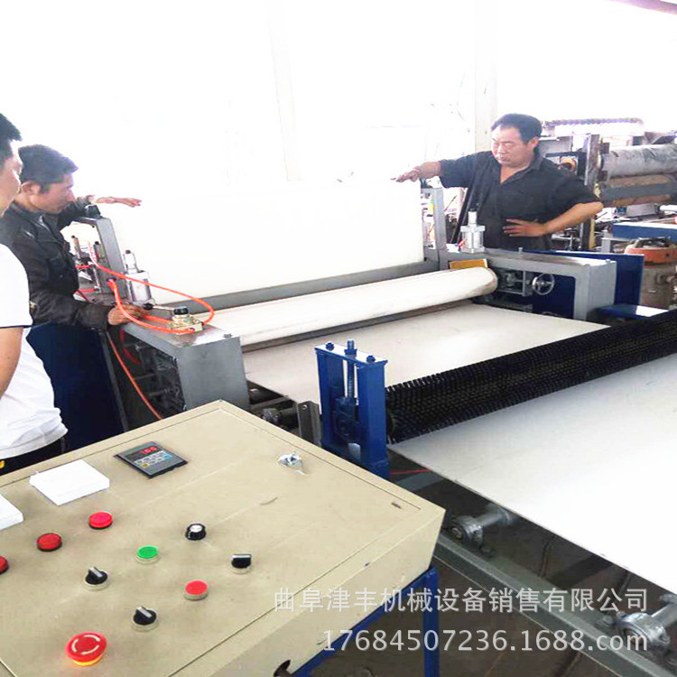 奧松板滾膠貼面機多功能亞克力片材貼紙機理想木工機械覆膜機示例圖17