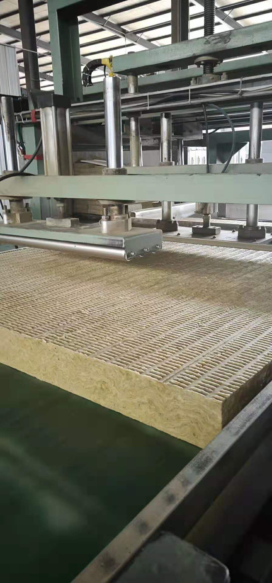 黔南巖棉保溫板品質(zhì)可靠  凱陽巖棉保溫板品質(zhì)可靠
